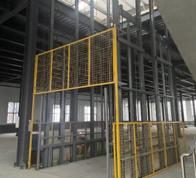 曲松请详细介绍一下货梯安装在室外的维护方法