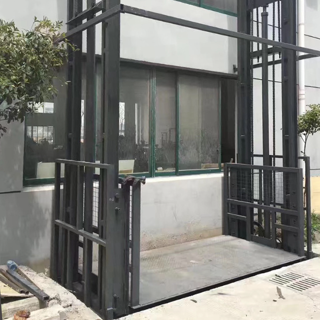 曲松5吨室外升降货梯